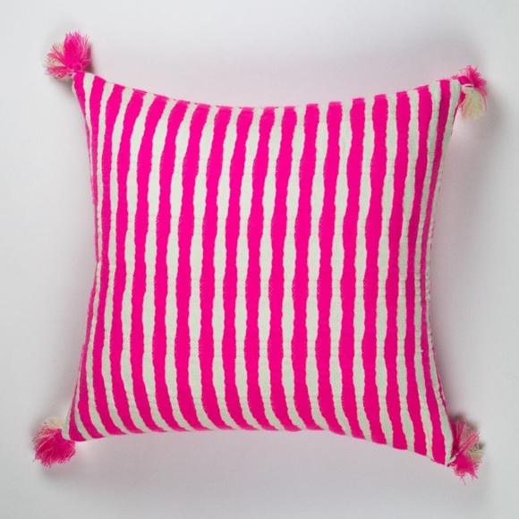 Archive for Anthropologie hot pink pillows - Picture 5 of 16